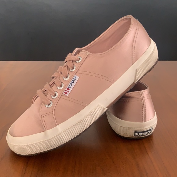 Superga Women's 2750 Satin blush rose Fashion Sneaker, size 8 - Picture 4 of 10